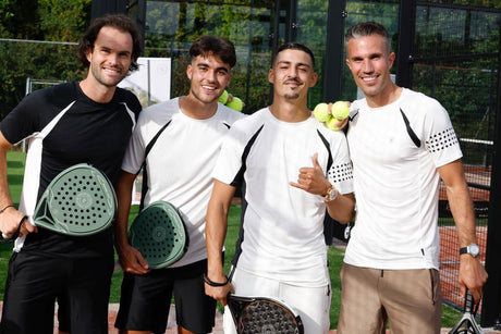 By VP Actie bij JustPadel: Tijdelijk Gratis Towel & Cap bij Aankoop van een Racket! - Justpadel.com